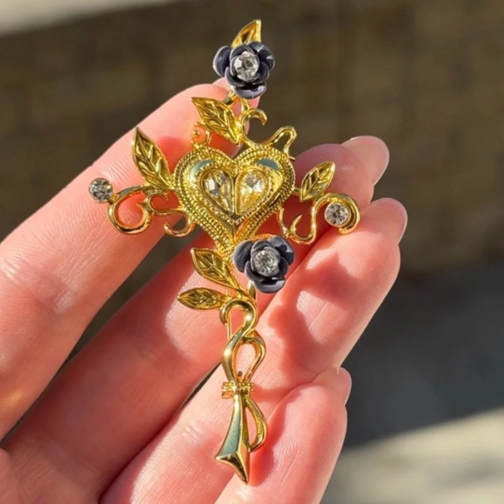 Heart Floral Brooch with Crystals Vintage Style